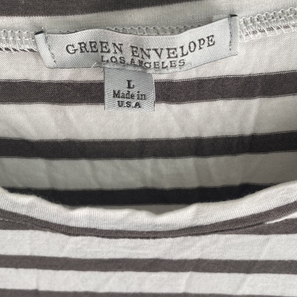 Green Envelope Women’s Short Sleeved, Striped Gray & White Top, Size L - Picture 3 of 7